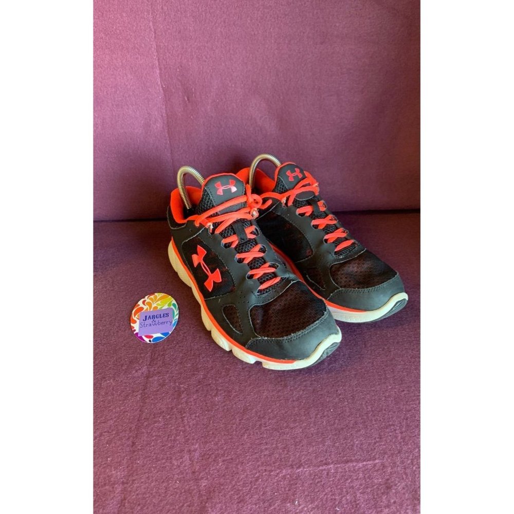 Under Armour Tennis Shoes Womens Size 8.5
